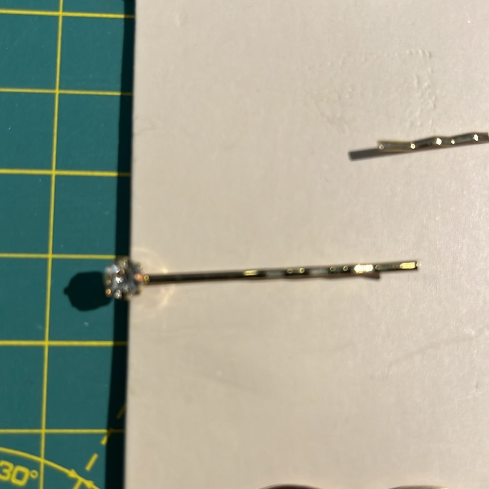 Hair clips - Picture 3 of 6